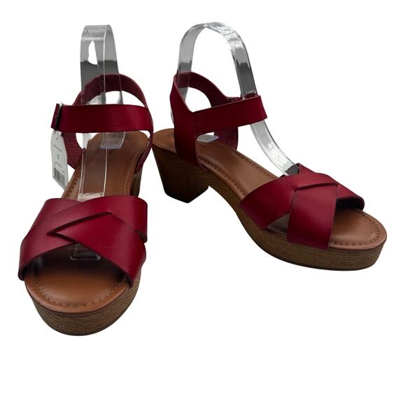 Time and Tru Red Vegan Leather Block Heel Memory Foam Sandals Women's Size 9 - Picture 1 of 8